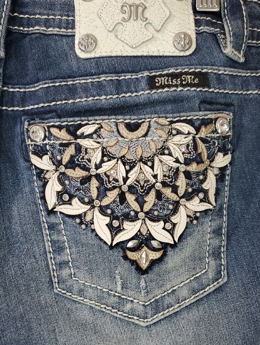Miss Me Jeans Bling Y2K Bootcut Embroidered Low-Rise Studs Style JP7583B2 SZ 28